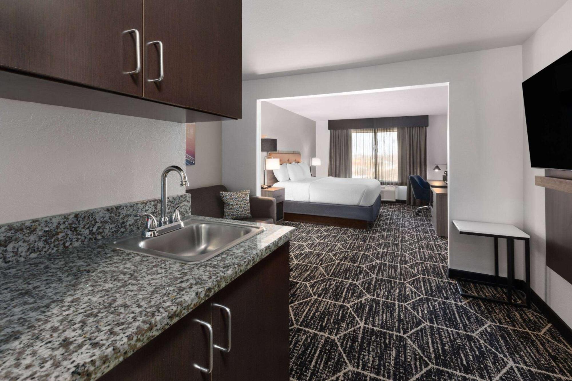 La Quinta Inn & Suites By Wyndham Meridian Exterior foto